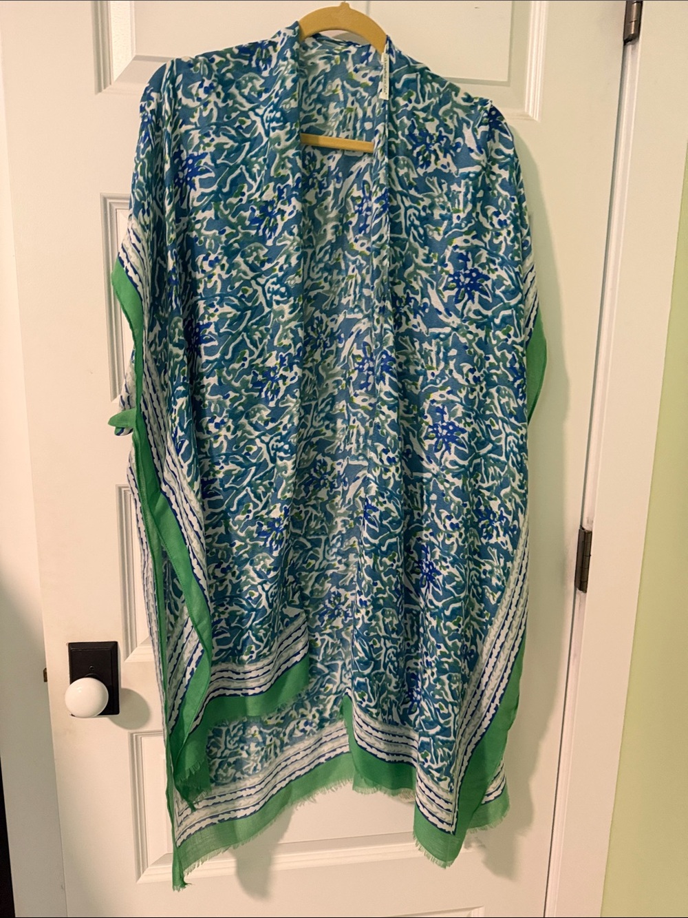 Do everything in love Blue and Green Abstract Printed Wrap